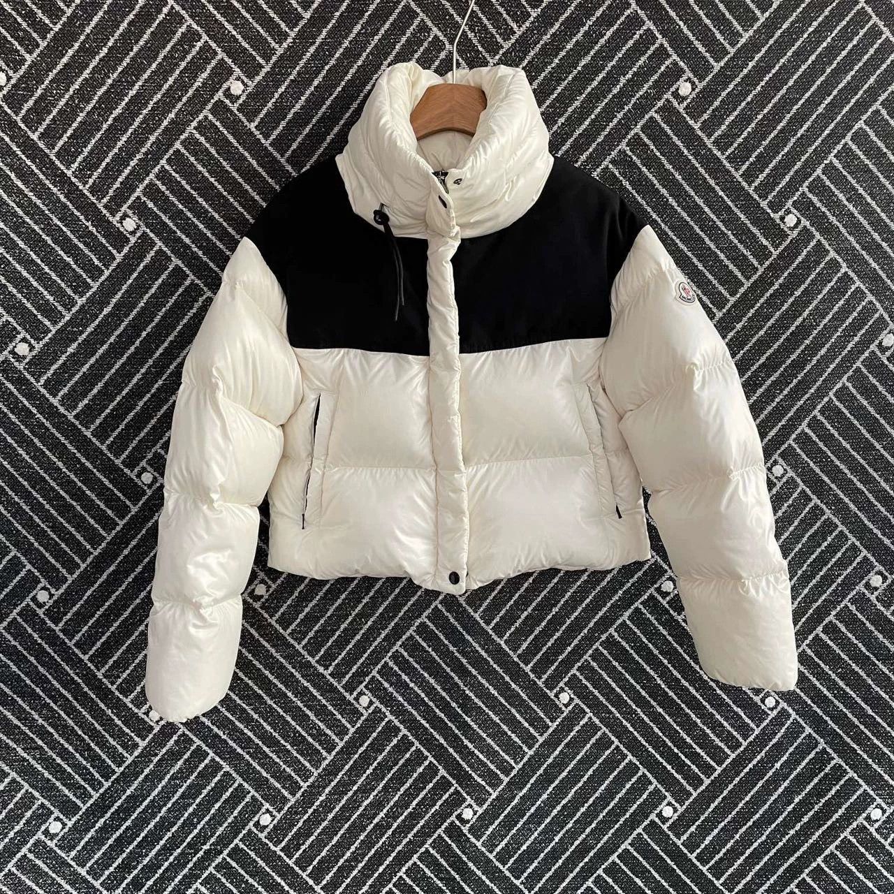 Moncler Moncler hooded glossy white down coat 0 Size XS / US 0-2 / IT 36-38 - 1 Thumbnail