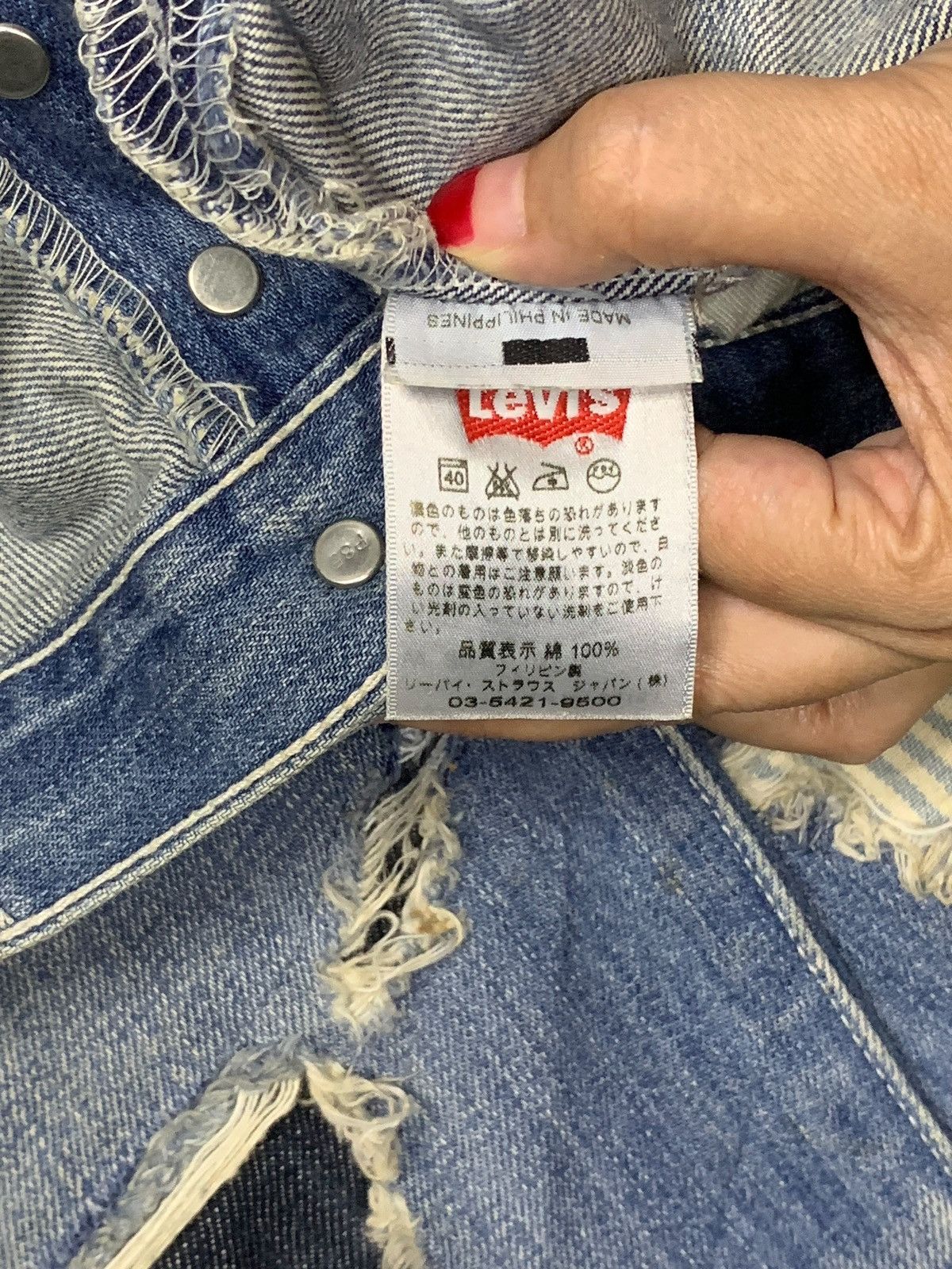 Levi's Vintage 90s Levis 501 Distressed Patched Loose Jeans Size US 31 - 9 Thumbnail