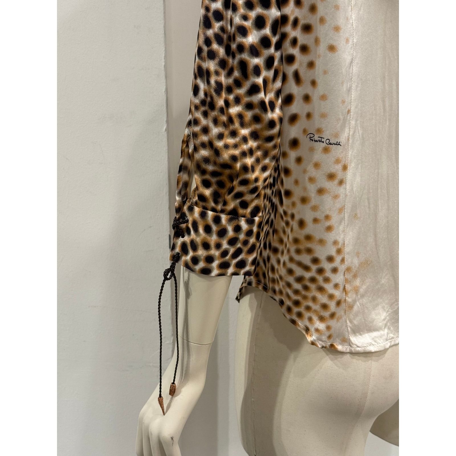 Roberto Cavalli 2000s Roberto Cavalli Leopard Print silk shirt Size M / US 6-8 / IT 42-44 - 10 Thumbnail
