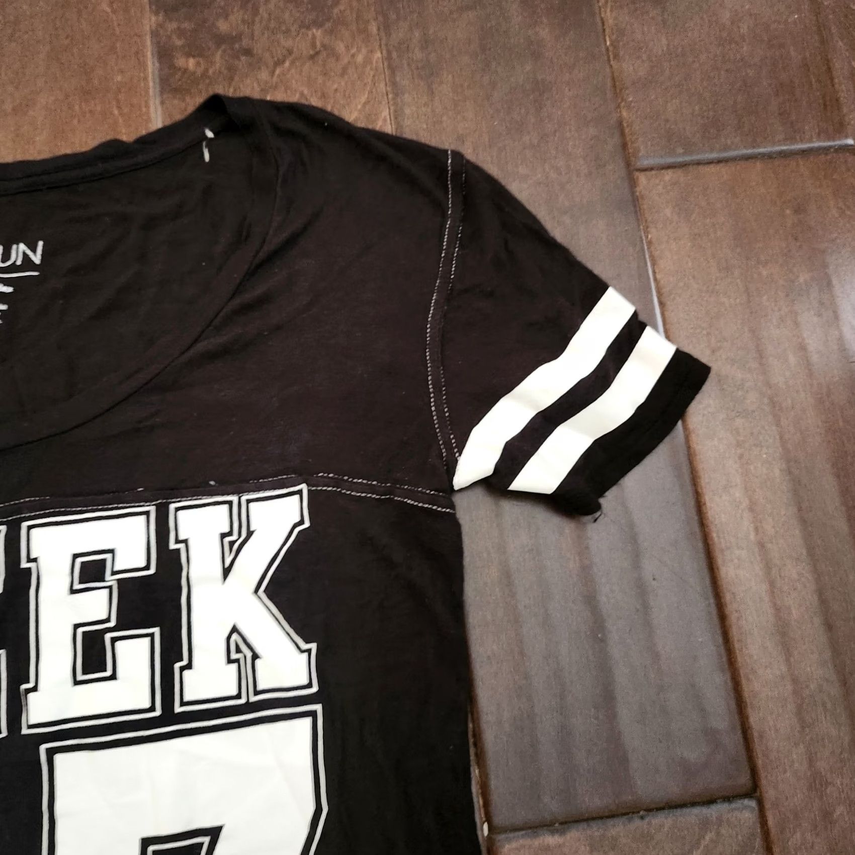 Vintage Fifth Sun Geek 07 T Shirt Womens Small Black Striped Tee Athletic Fit Pullover Short Sleeve Casual Shirt Womens S Black Geek 07 Tee Size S / US 4 / IT 40 - 5 Thumbnail