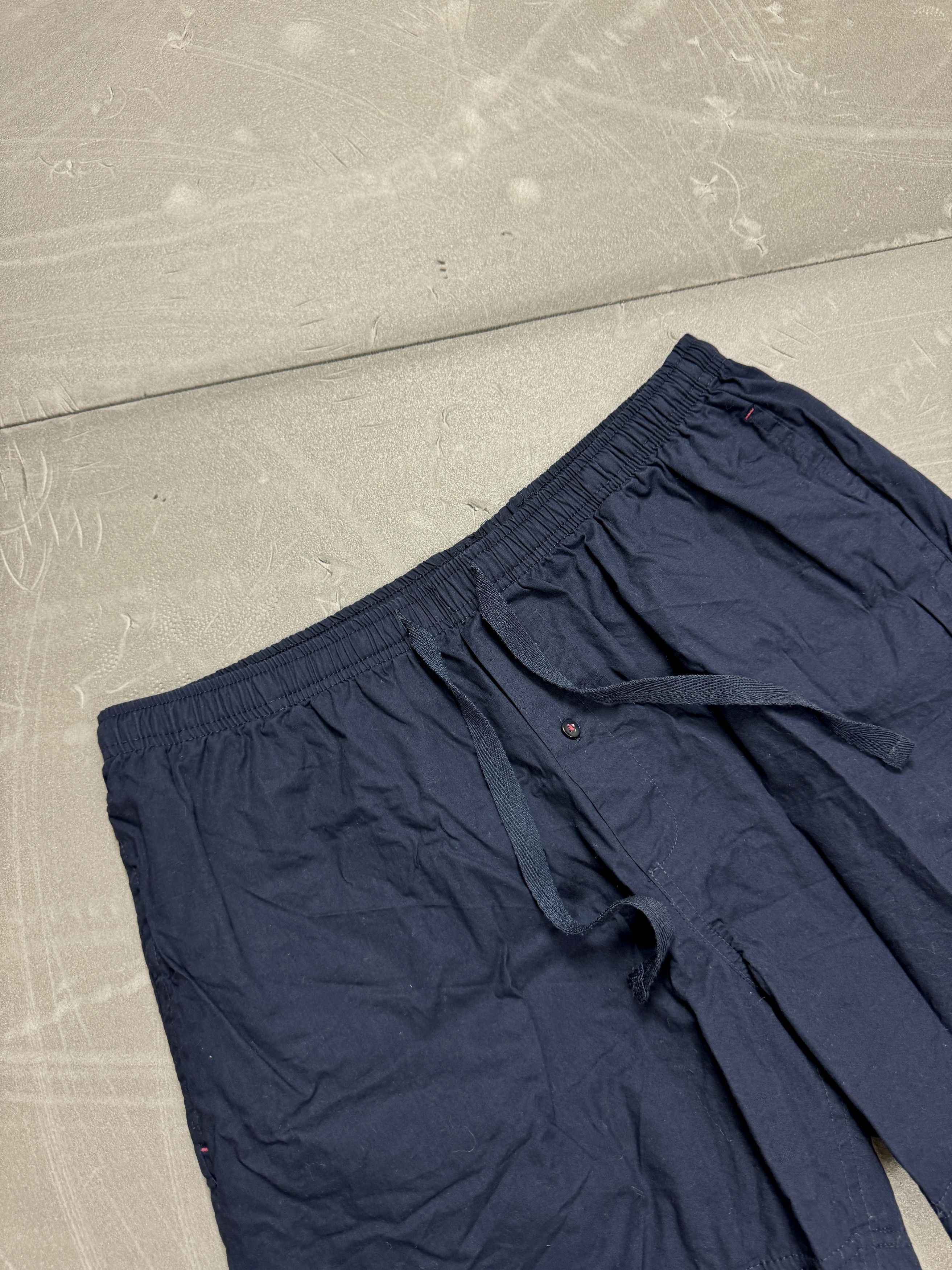 Other Navy basic material cotton shorts 90s y2k old money Size US 32 / EU 48 - 4 Thumbnail