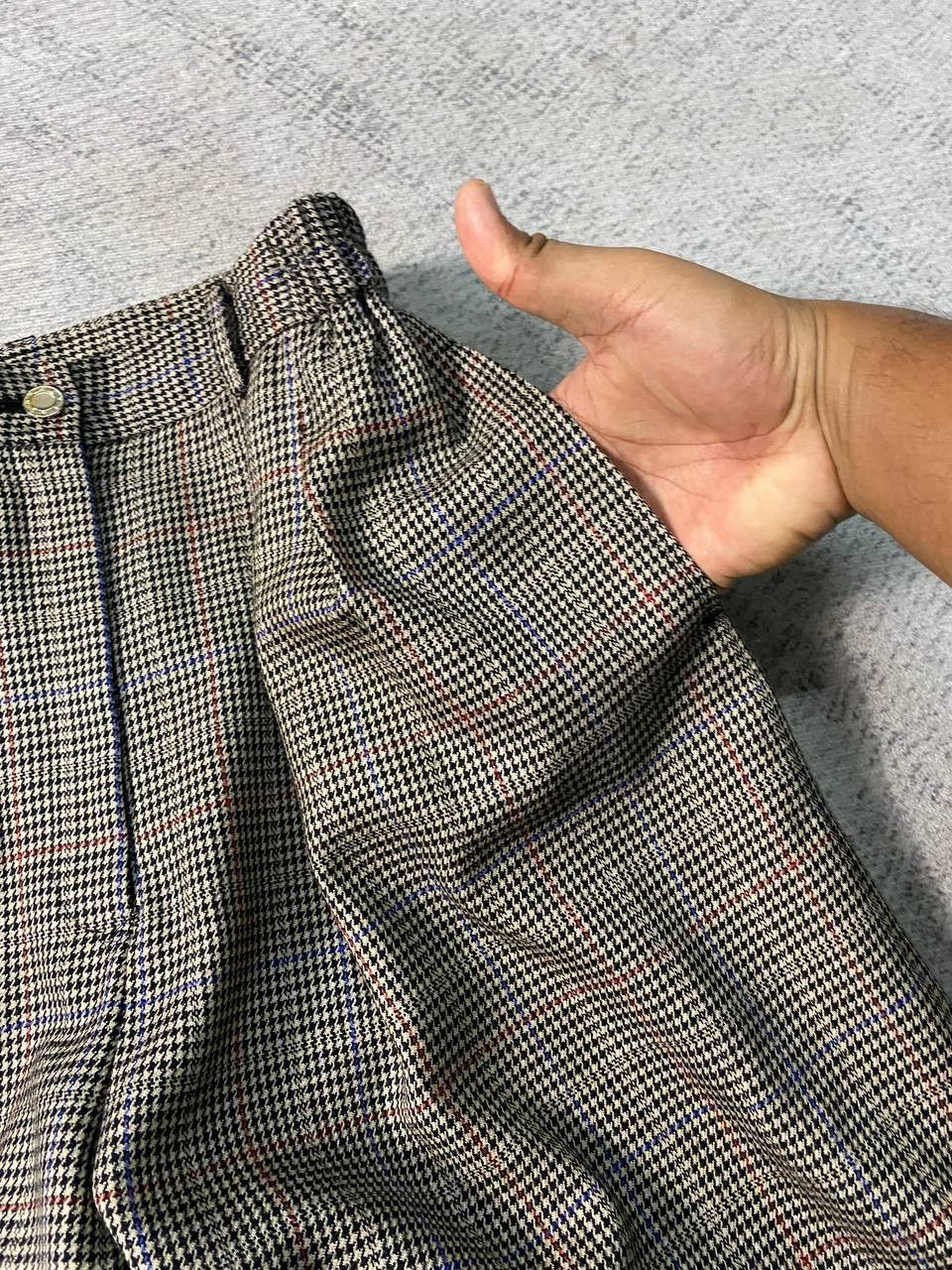 Givenchy × Vintage Vintage Givenchy Play Houndstooth High Waist Wide Leg Short Size 28" / US 6 / IT 42 - 6 Thumbnail