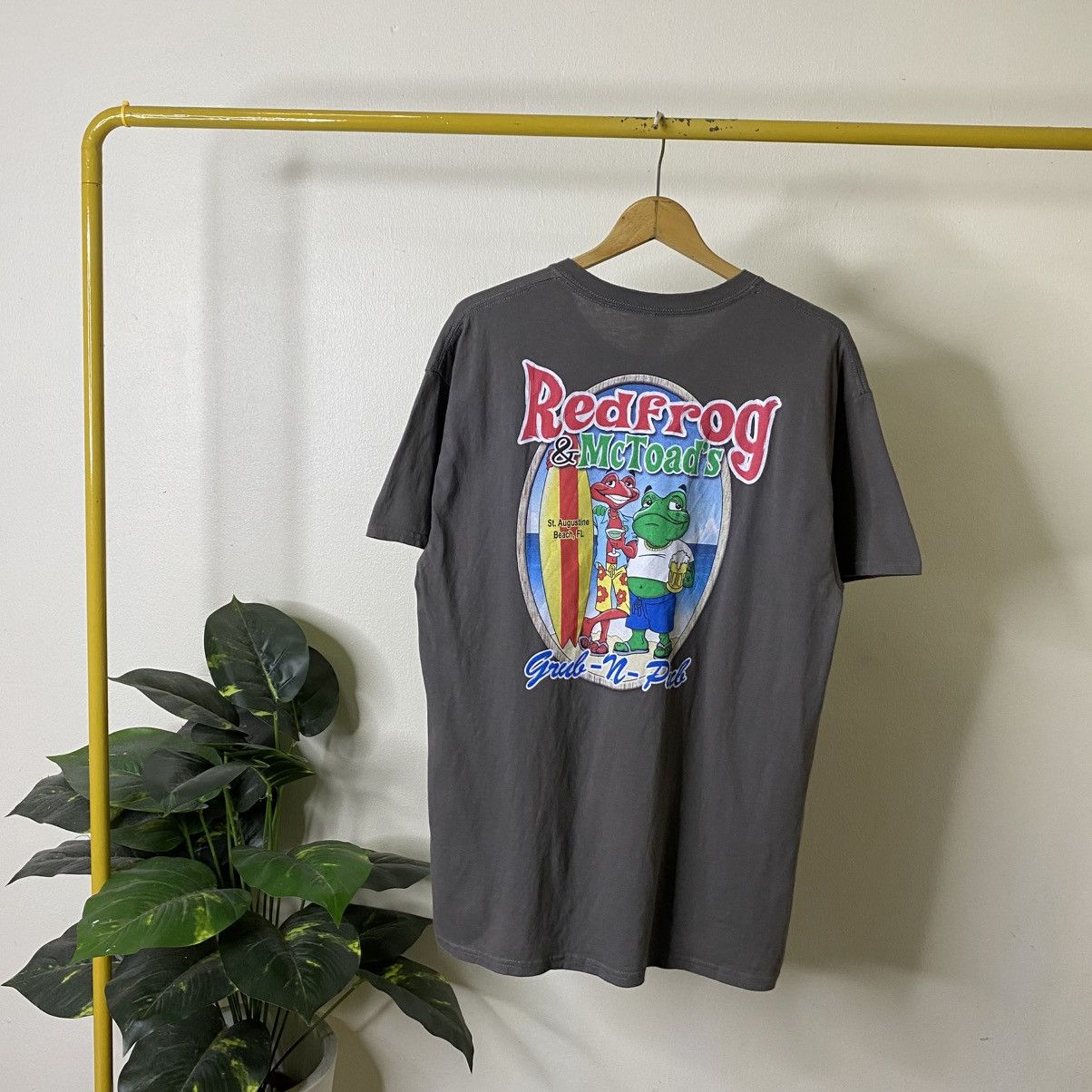 Vintage Y2K Redfrog & McToad's Grub-n-Pub Promo T Shirt Size US L / EU 52-54 / 3 - 1 Thumbnail