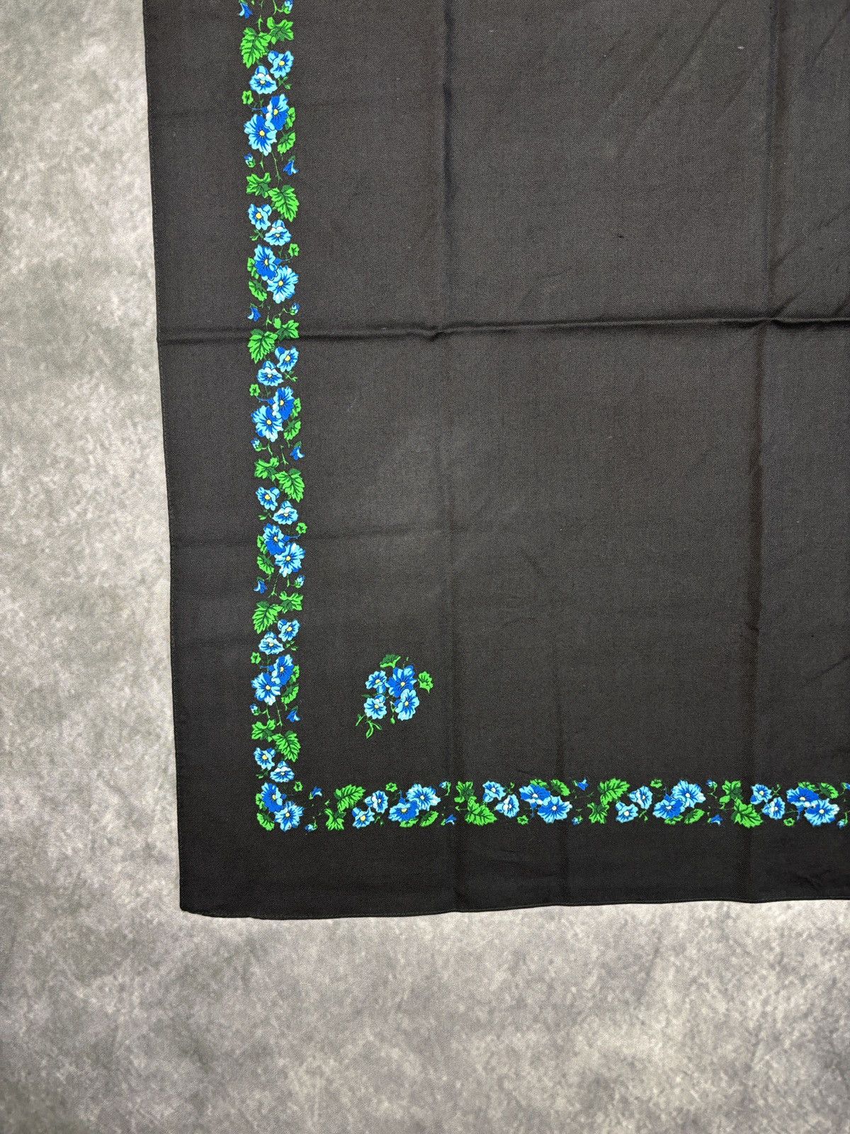 Vintage Vintage Hand Printed Wool Scarf 1960s 1970s Cashmere Scarf Size ONE SIZE - 23 Thumbnail
