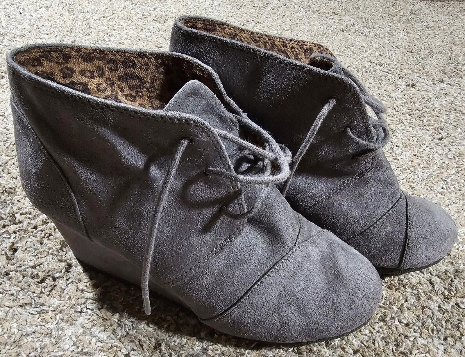 Designer City Classified Womens Hidden Wedge Suede Shoes Gray Leopard Size US 8 / IT 38 - 1 Thumbnail