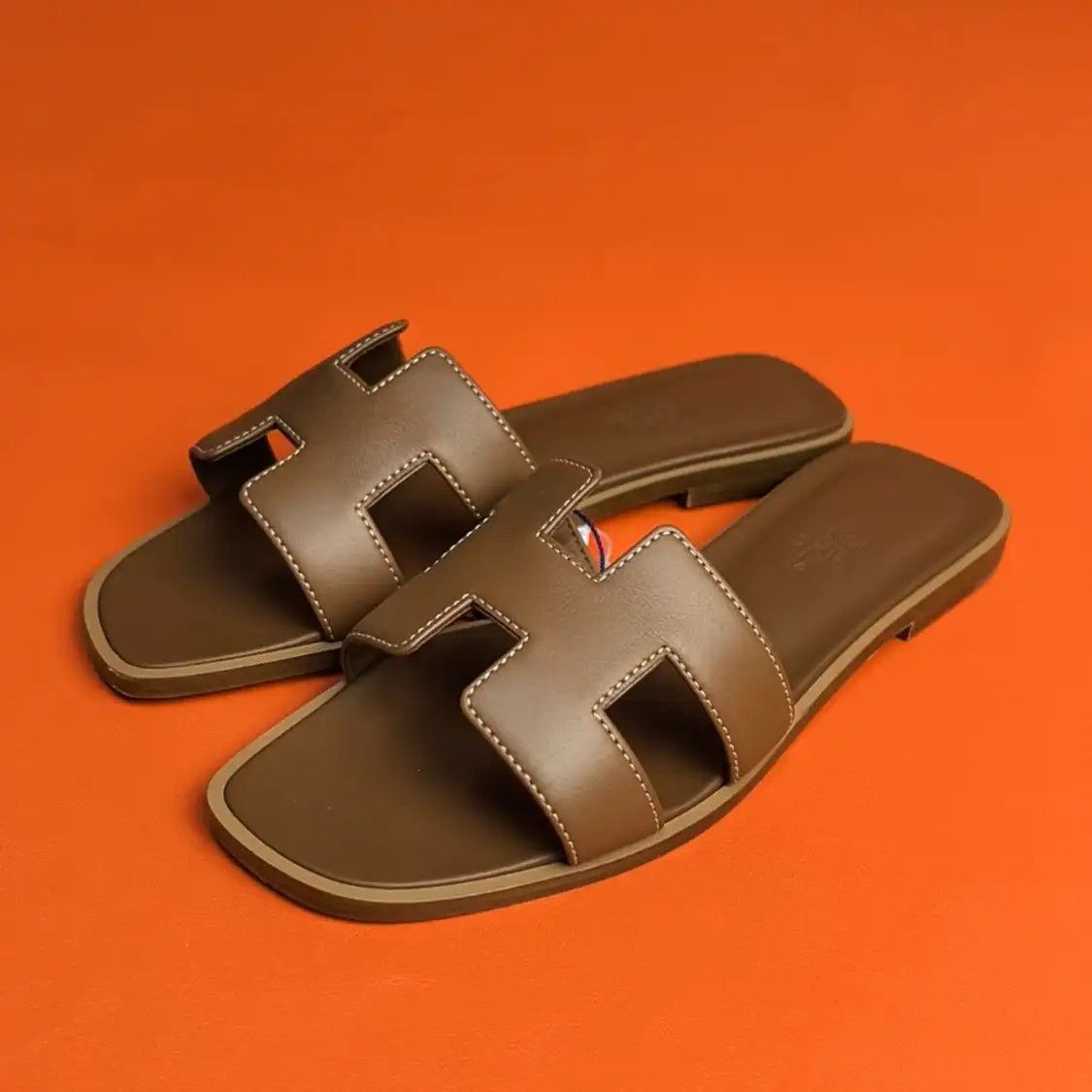 Hermes Summer Light Browncowhide Leather Women's Slippers 35.5, Women's