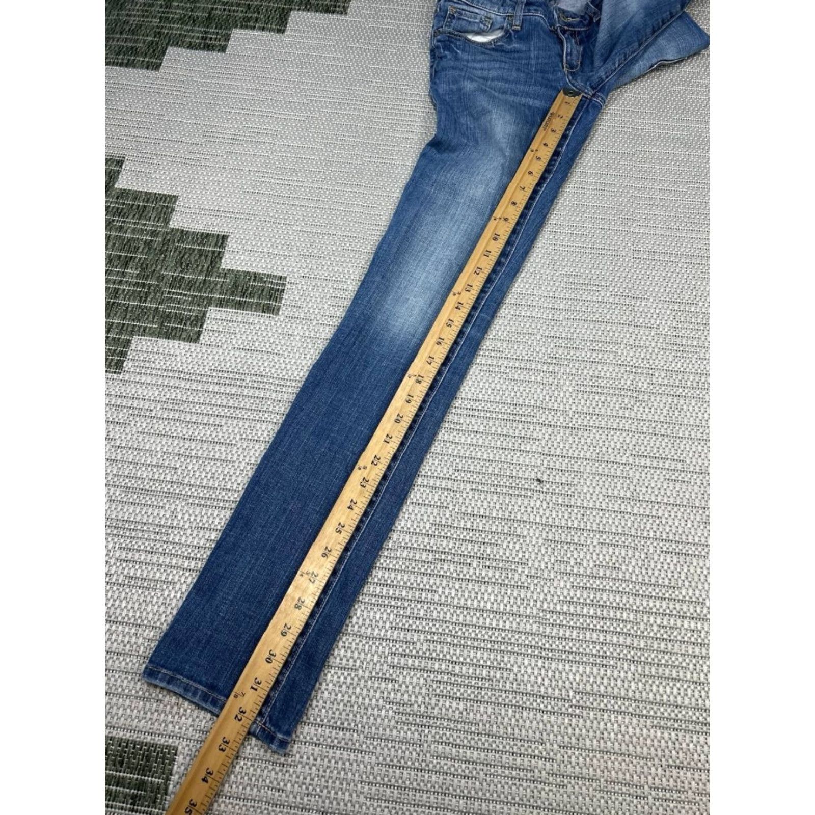 Abercrombie & Fitch Abercrombie & Fitch Jeans Womens 26 Tall Light Wash Denim Low Rise Slim Fit 90s Blues Boys Womens Size 26" / US 2 / IT 38 - 2 Thumbnail