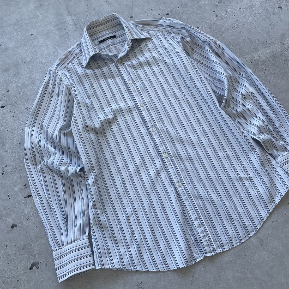 Designer × Gucci Vintage Gucci Men’s Shirt White With Blue Stripes Size L Size US L / EU 52-54 / 3 - 3 Thumbnail