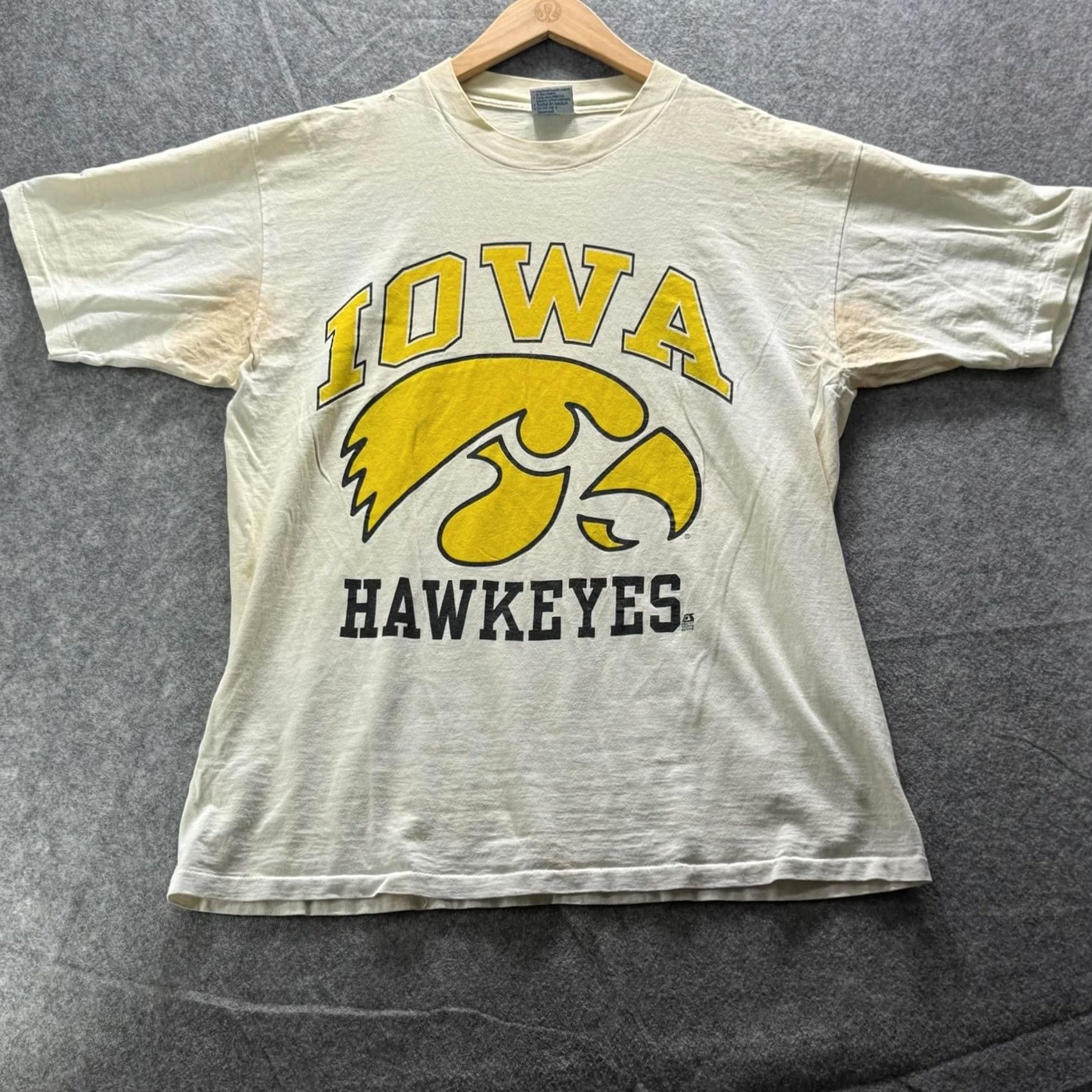 NCAA VINTAGE Iowa Hawkeyes Shirt Mens L White Graphic Tee Cotton NCAA Football Size US L / EU 52-54 / 3 - 2 Thumbnail