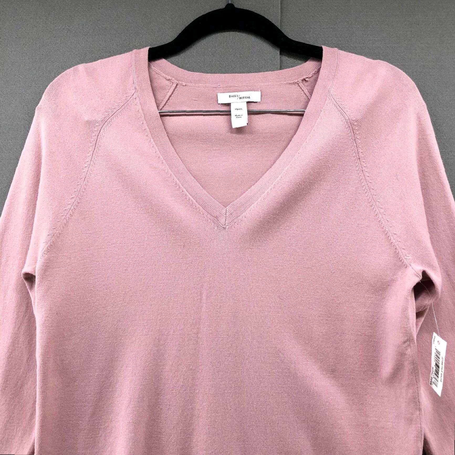 Vintage NWT Daily Ritual Pink V-Neck Sweater Womens S Tight Knit Lightweight Stretch Modern Pattern Solid Pullover Long Sleeve Knit Fashion Size S / US 4 / IT 40 - 3 Thumbnail