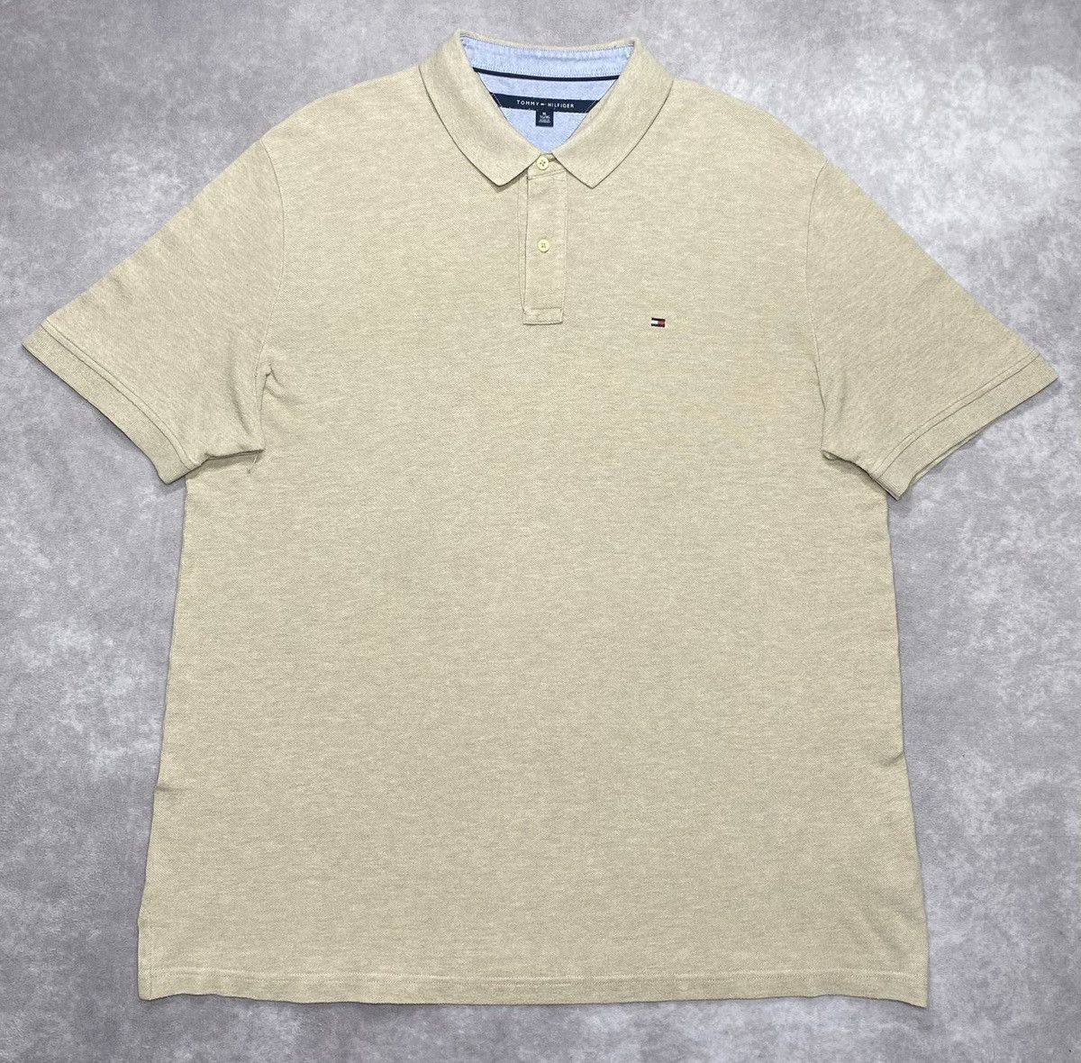 Tommy Hilfiger Vintage Tommy Hilfiger Beige Casual Polo Shirt Size US XL / EU 56 / 4 - 1 Thumbnail