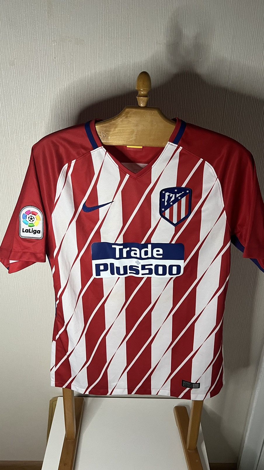 Nike Atletico Madrid Spain 🇪🇸 Nike soccer jersey y2k Size US M / EU 48-50 / 2 - 1 Thumbnail