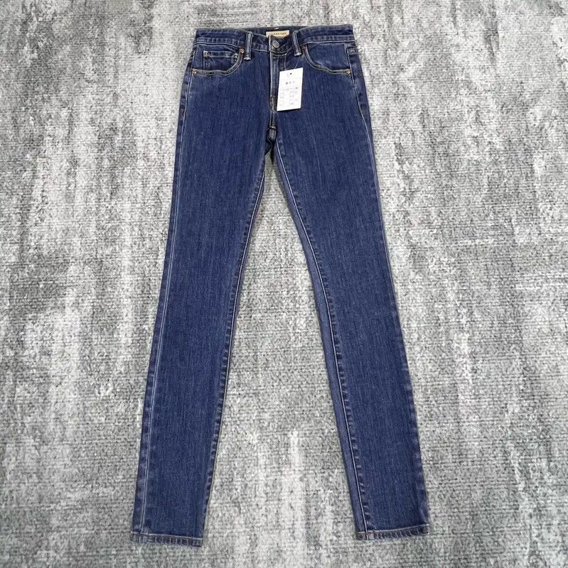 Burberry Burberry Women's Denim Pants in Dark Blue Size 26" / US 2 / IT 38 - 1 Thumbnail