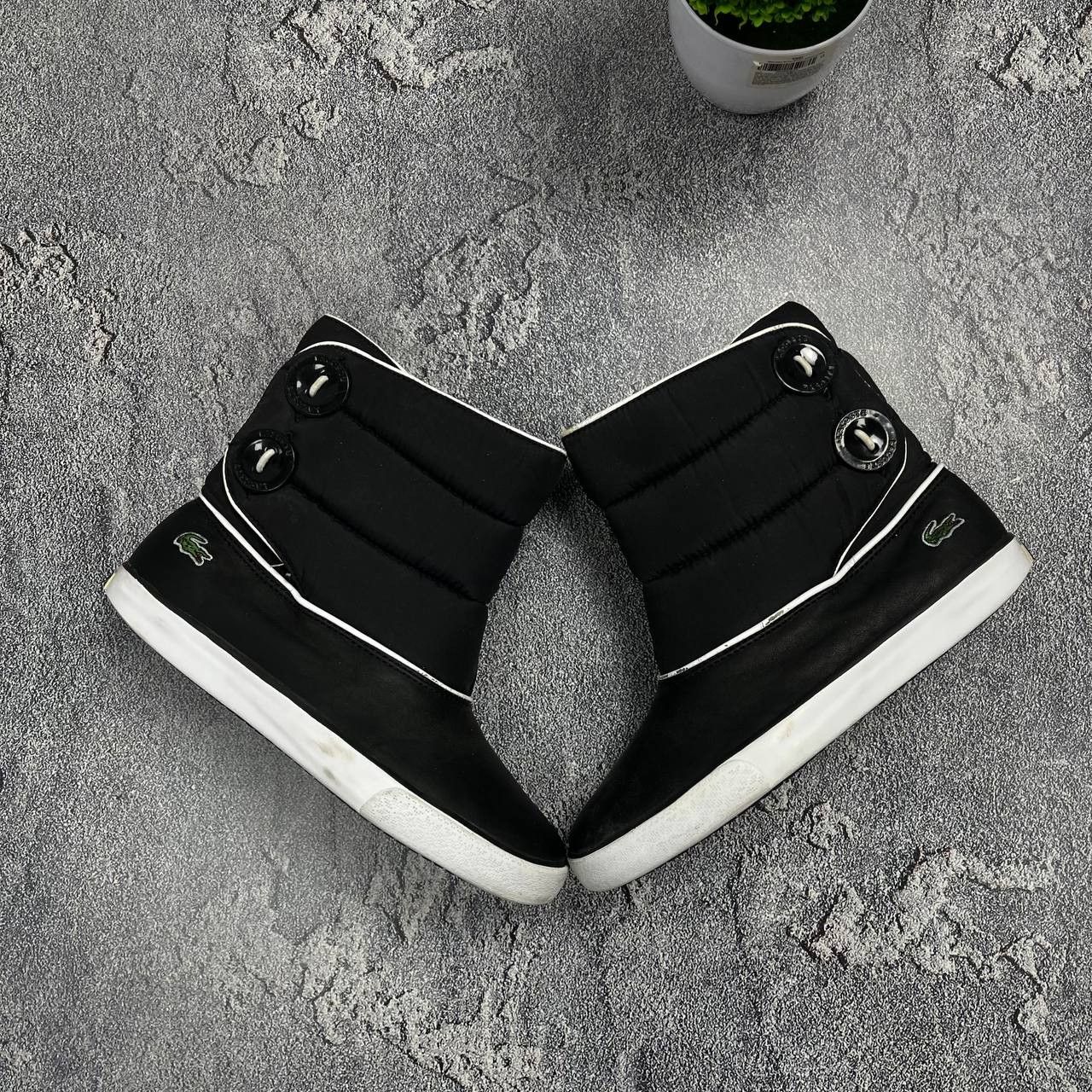 Lacoste Lacoste Womens Ankle Snow Boots Paded Black Designer Shoes Size US 6 / IT 36 - 2 Thumbnail