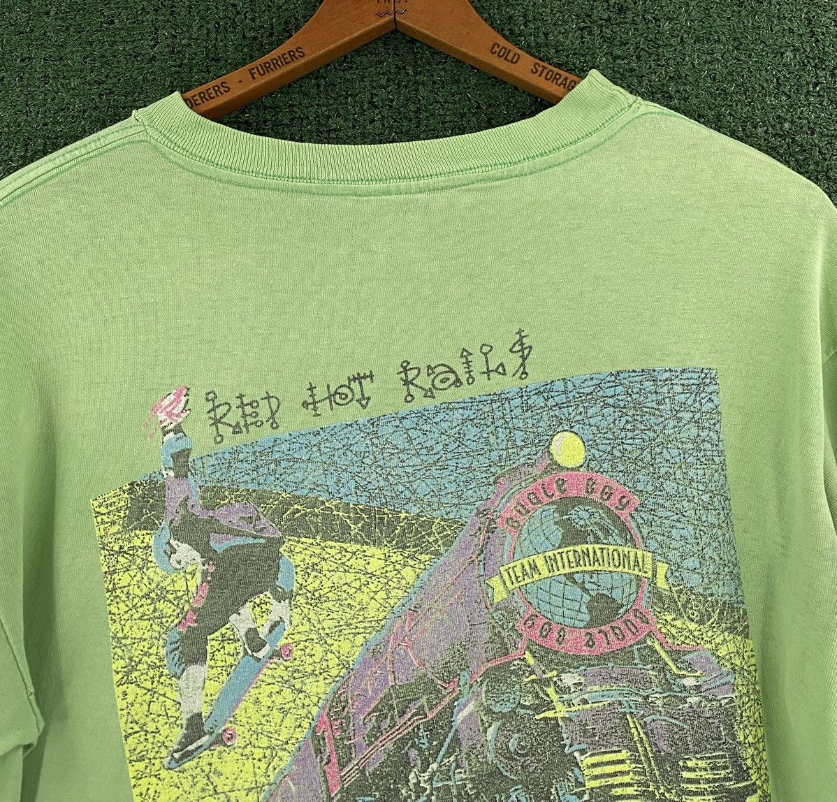 Bugle Boy VTG 90’s Bugle Boy Skateboard Hot Rails Distressed T-Shirt Size US M / EU 48-50 / 2 - 3 Thumbnail