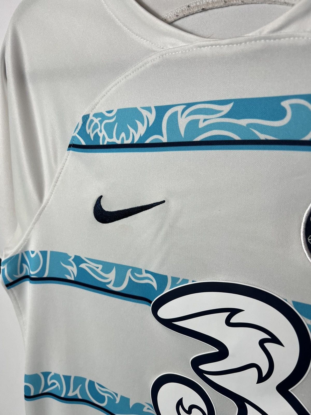 Nike CHELSEA 2022 23 Away FOOTBALL SOCCER JERSEY NIKE DM1834-101 Size US S / EU 44-46 / 1 - 5 Thumbnail