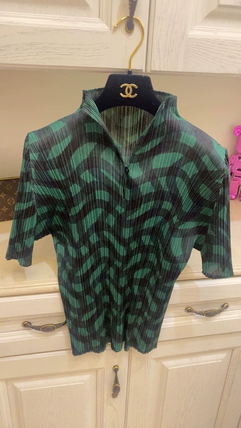 Issey Miyake size:3 Green pleated short-sleeved shirt