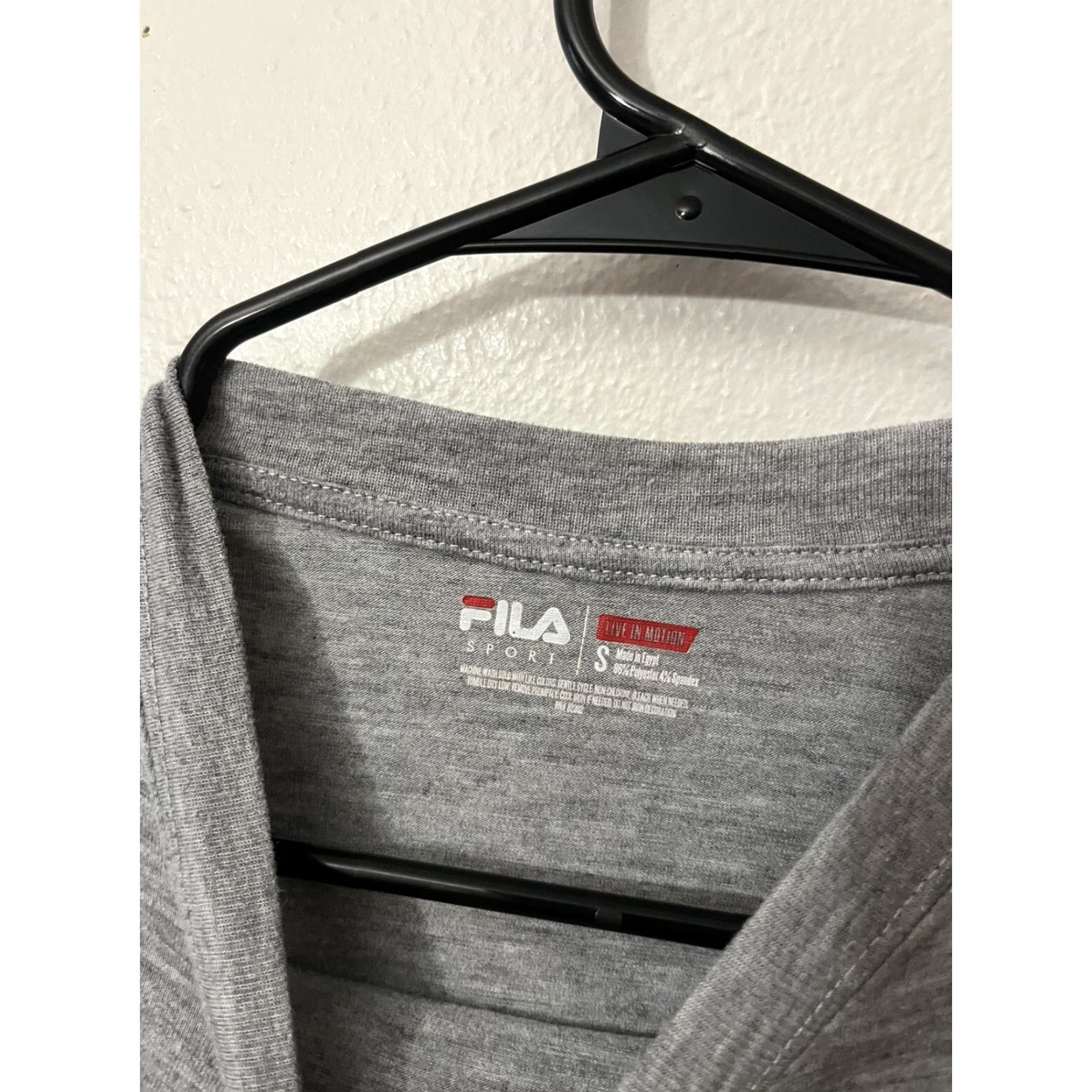 Fila VINTAGE FILA Sports Shirt Mens Small Live In Motion Light Weight Short Sleeve Tee Gray Mens S Size US S / EU 44-46 / 1 - 4 Thumbnail