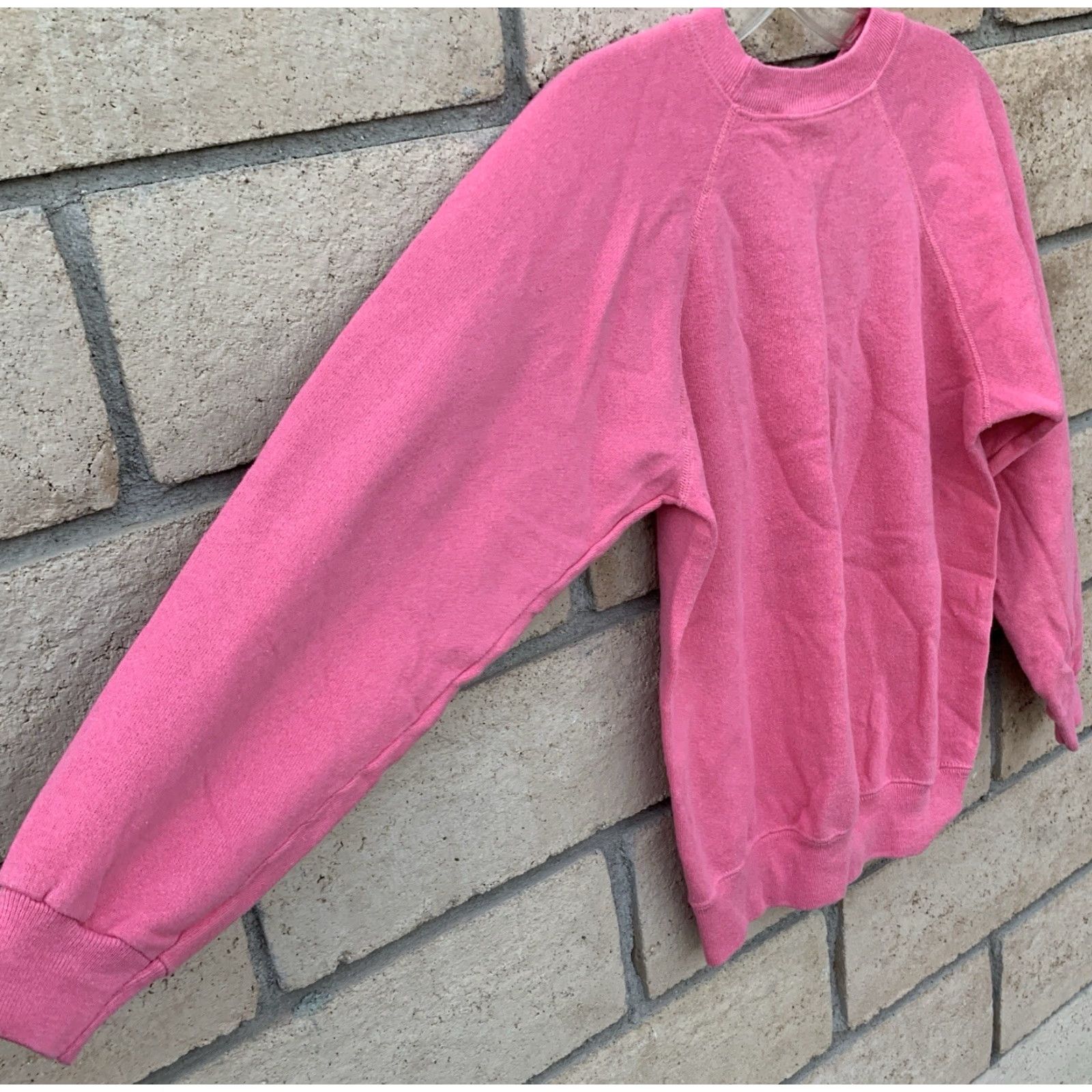 Hanes VINTAGE Hanes Sweatshirt Raglan Graphic Ice Palace Honolulu Hawaii Skating Size S Mens Pullover Long Sleeve Pink Cotton Blend 80s Animals Beach Size US S / EU 44-46 / 1 - 6 Thumbnail
