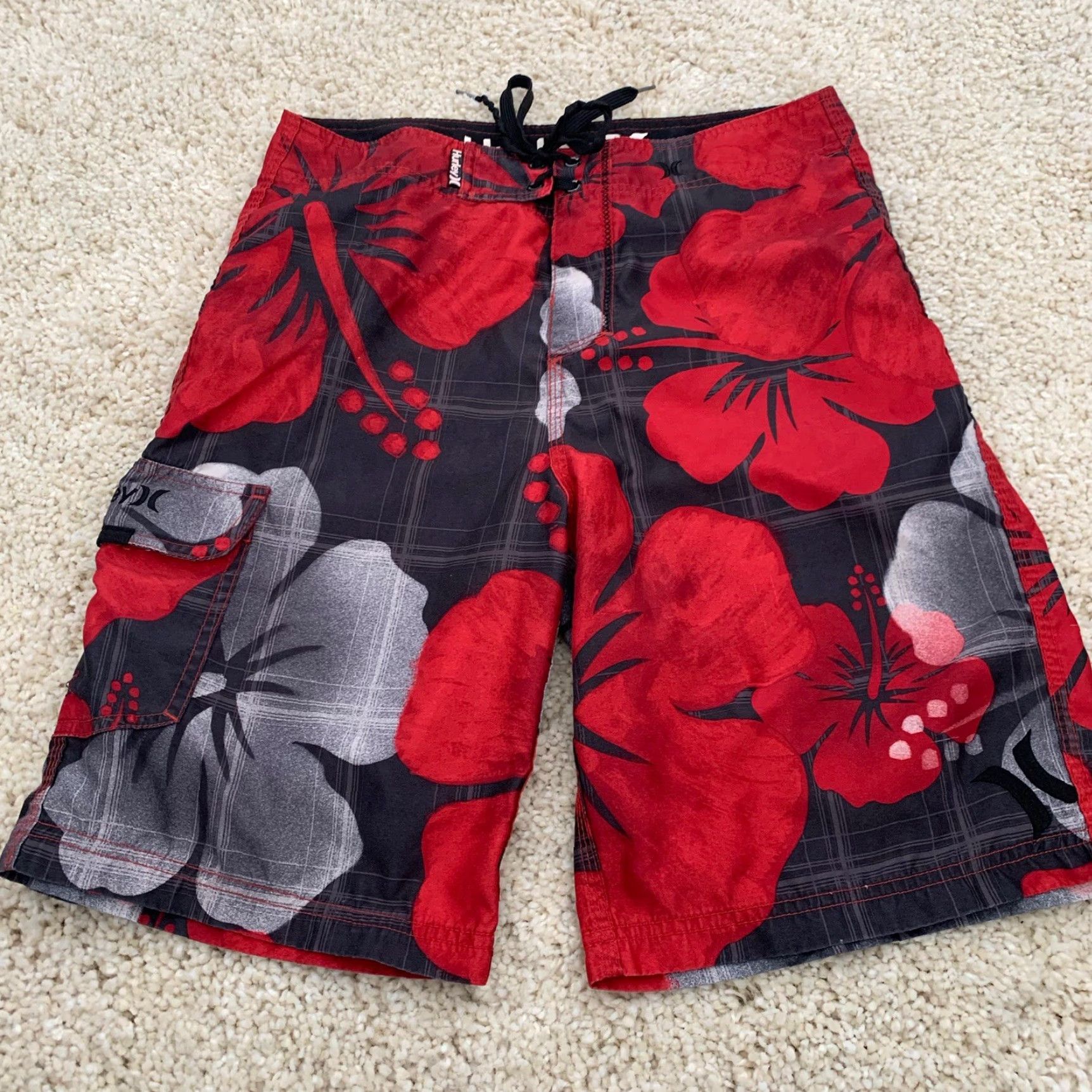 Hurley HURLEY Board Shorts Mens 30 Red Hibiscus Floral Cargo Pocket Drawstring Surfing Size US 30 / EU 46 - 5 Thumbnail