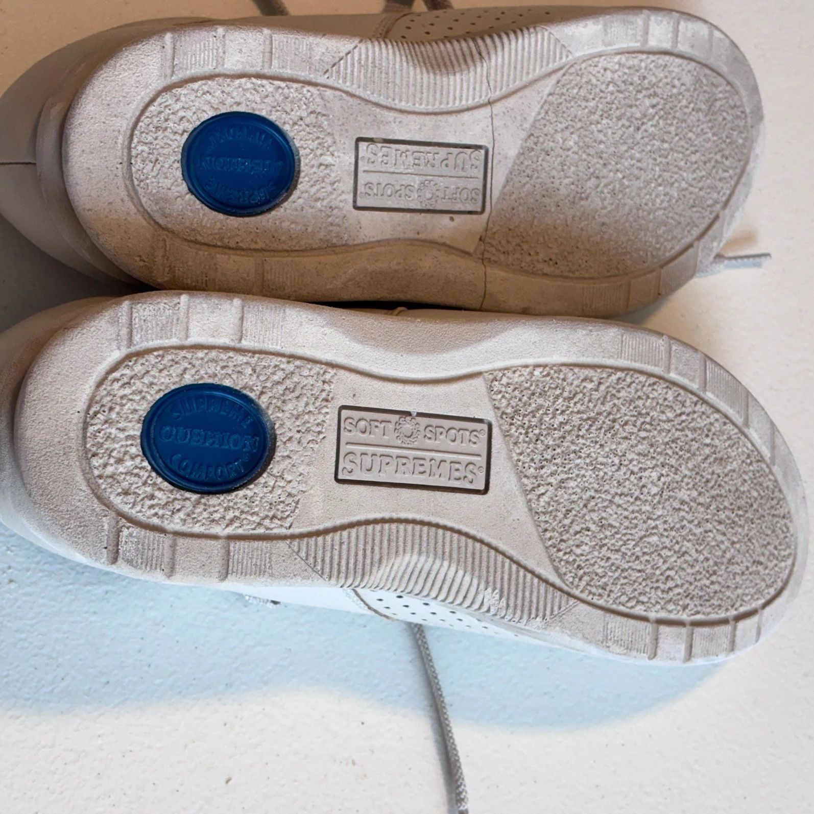 Designer Supremes Soft Spots Marathon Shoes Women 7N Size US 7 / IT 37 - 9 Thumbnail