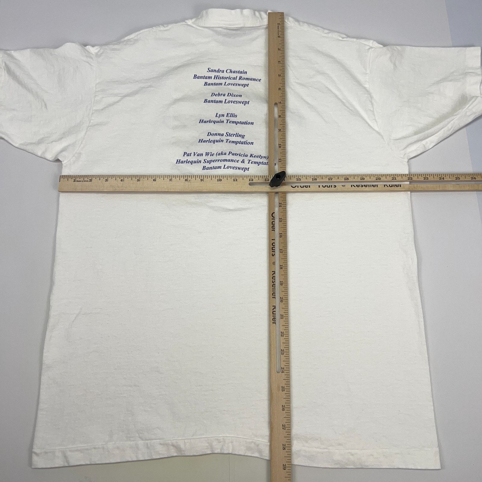 Fruit Of The Loom Vintage 90s Heros and Heroines Books T Shirt Bantam White L Size US L / EU 52-54 / 3 - 10 Thumbnail