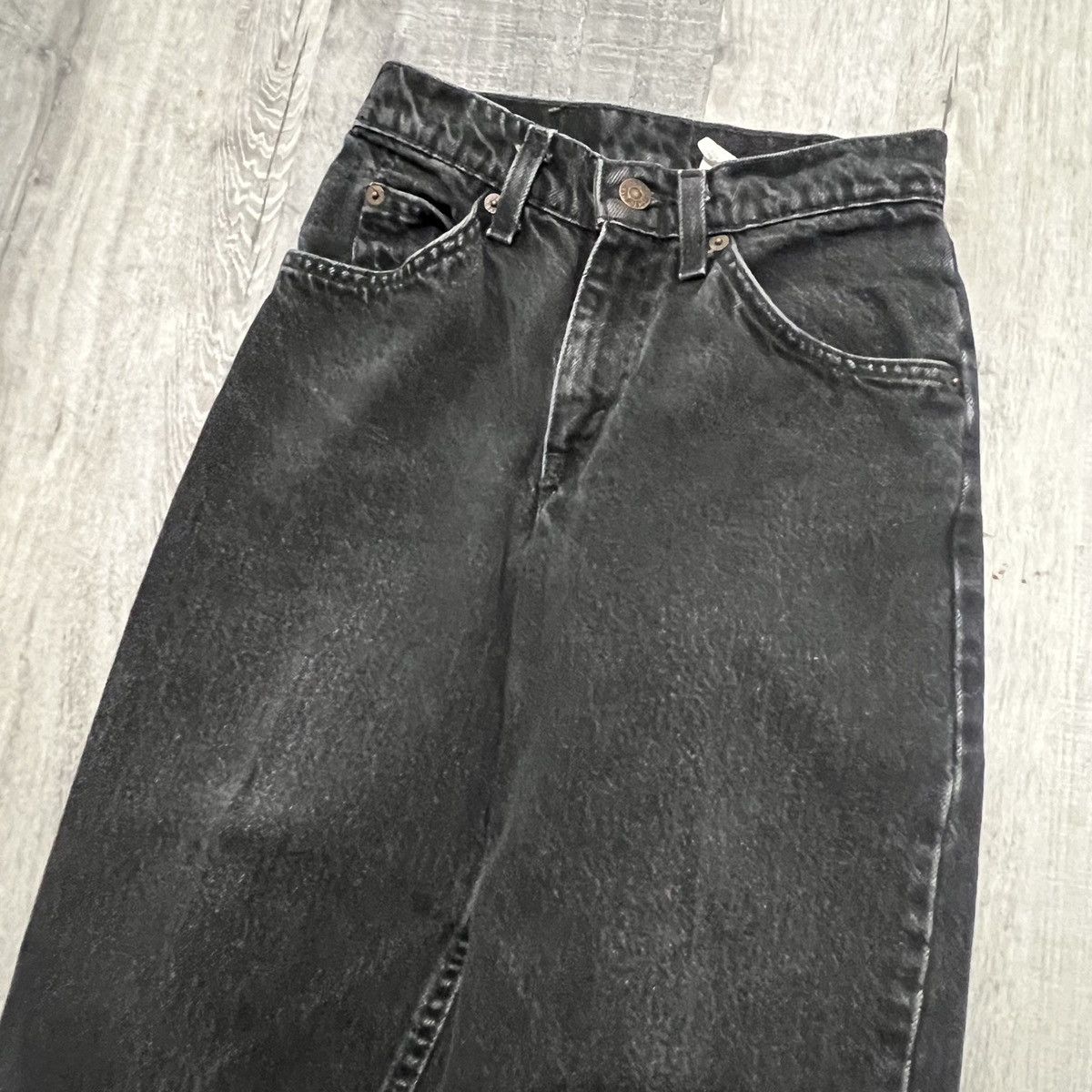 Levi's × Vintage VTG Levis 560 Loose Faded Black Student Fit Denim Jeans Size 25" / US 0 / IT 36 - 3 Thumbnail