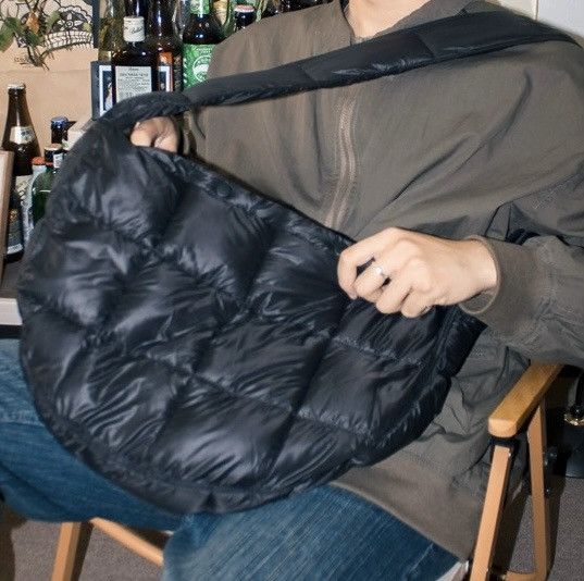Japanese Brand × Vintage Retro y2k quilted hobo bag messenger bag Size ONE SIZE - 1 Thumbnail