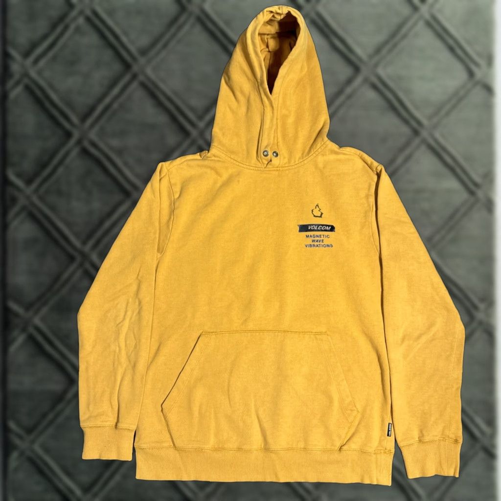 Volcom VINTAGE Volcom Magnetic Wave Operations Double Sided Yellow Hoodie Sweatshirt Mens M Yellow Pullover Skate Surf 90s Size US M / EU 48-50 / 2 - 1 Thumbnail