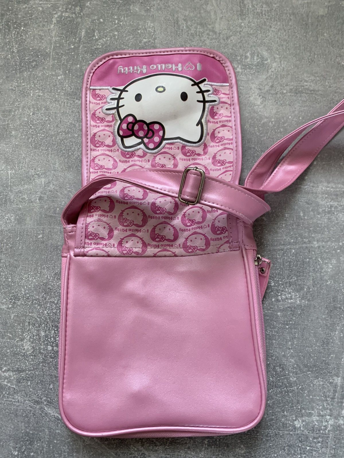Anime × Japanese Brand SICK🔥Hello Kitty Crossbody Sling Bag Size ONE SIZE - 7 Thumbnail