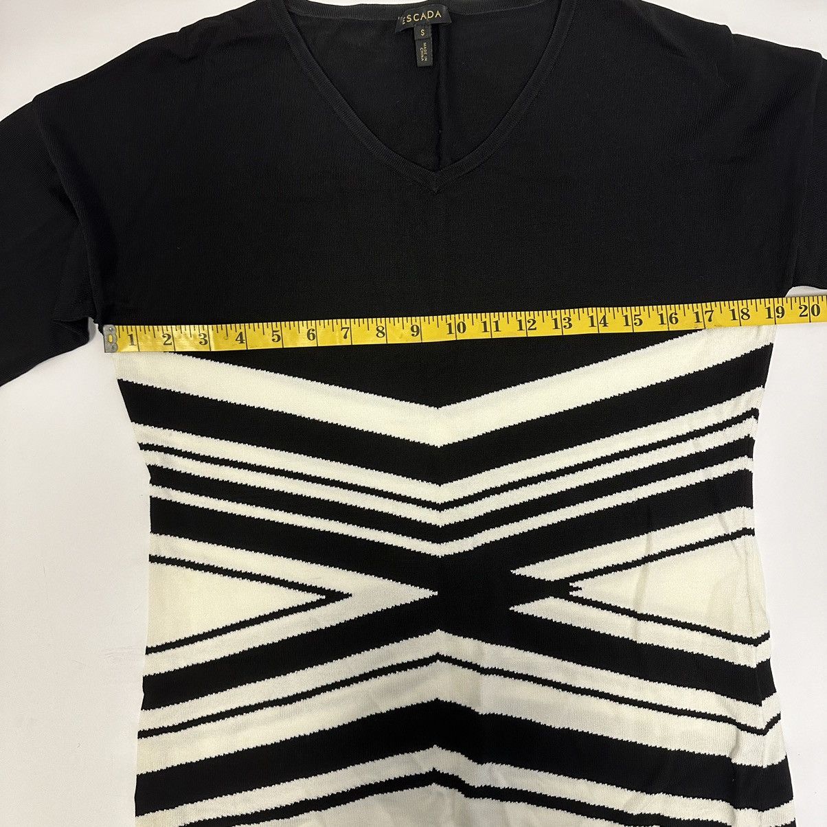 Escada Escada Stralon Black & White V-Neck Pullover - Size Small Size S / US 4 / IT 40 - 7 Thumbnail