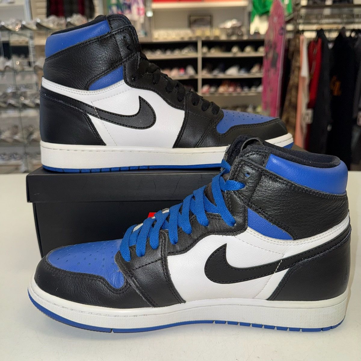 Jordan Brand Size 9.5 - Jordan 1 Retro OG High Royal Toe - 555088-041 Size US 9.5 / EU 42-43 - 2 Thumbnail