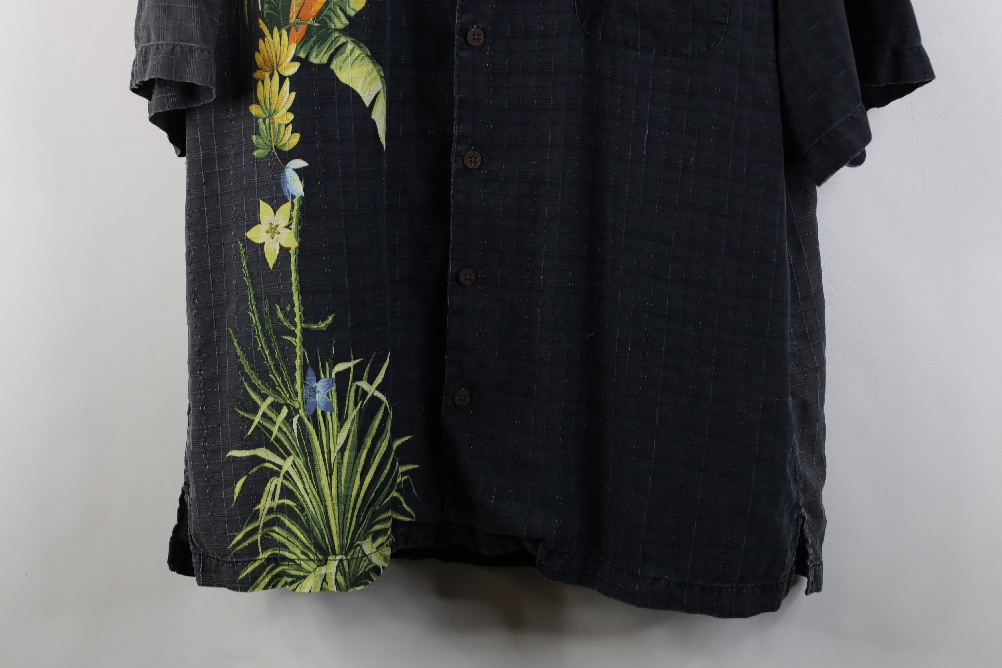 Tommy Bahama Vintage Tommy Bahama Toucan Flower Hawaiian Button Shirt Size US L / EU 52-54 / 3 - 3 Thumbnail