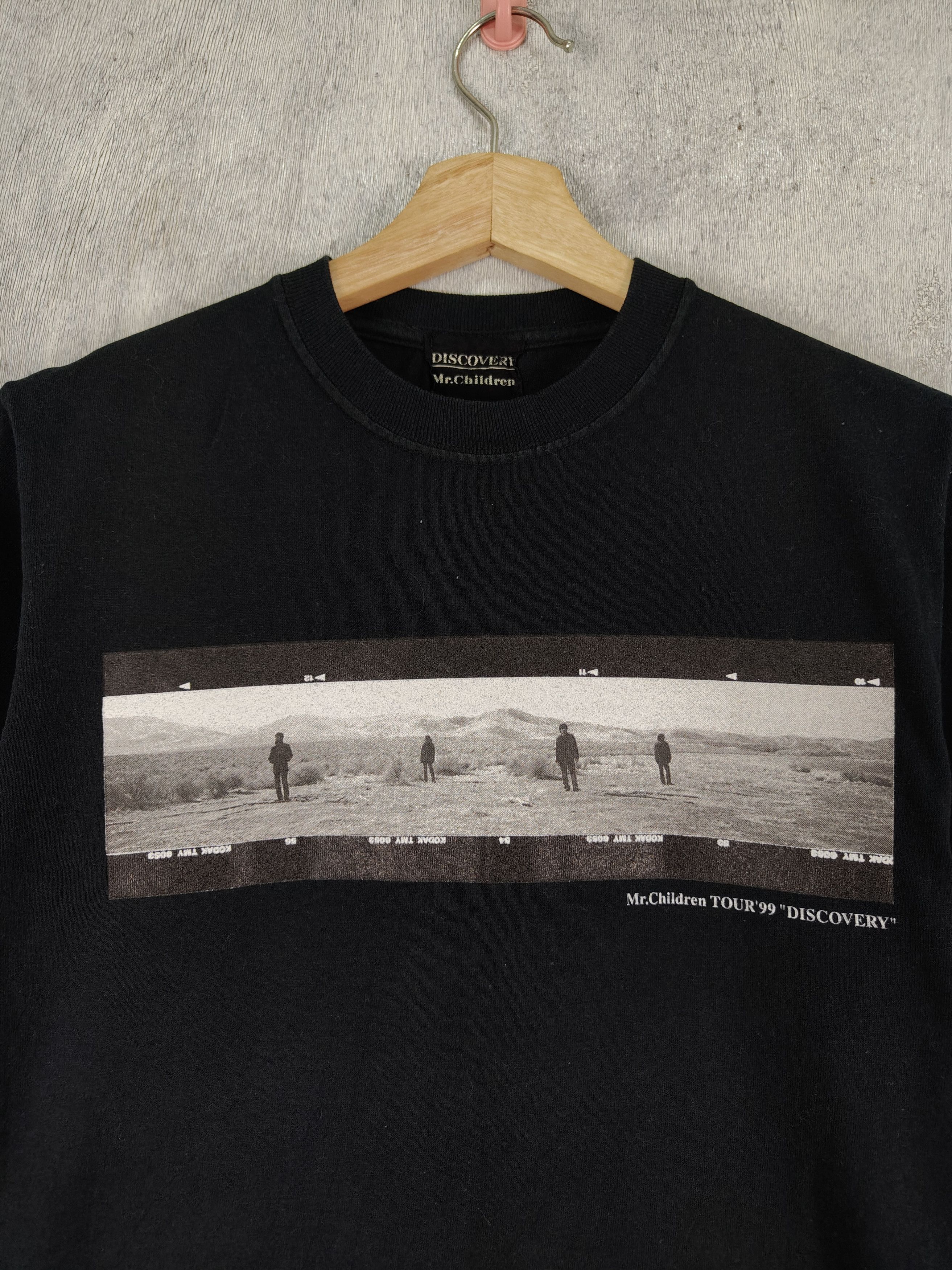 image of Band Tees x Rock Band Vintage 1999 Mr Children Discovery Song Band Tour Shirt in Black (Size Small)