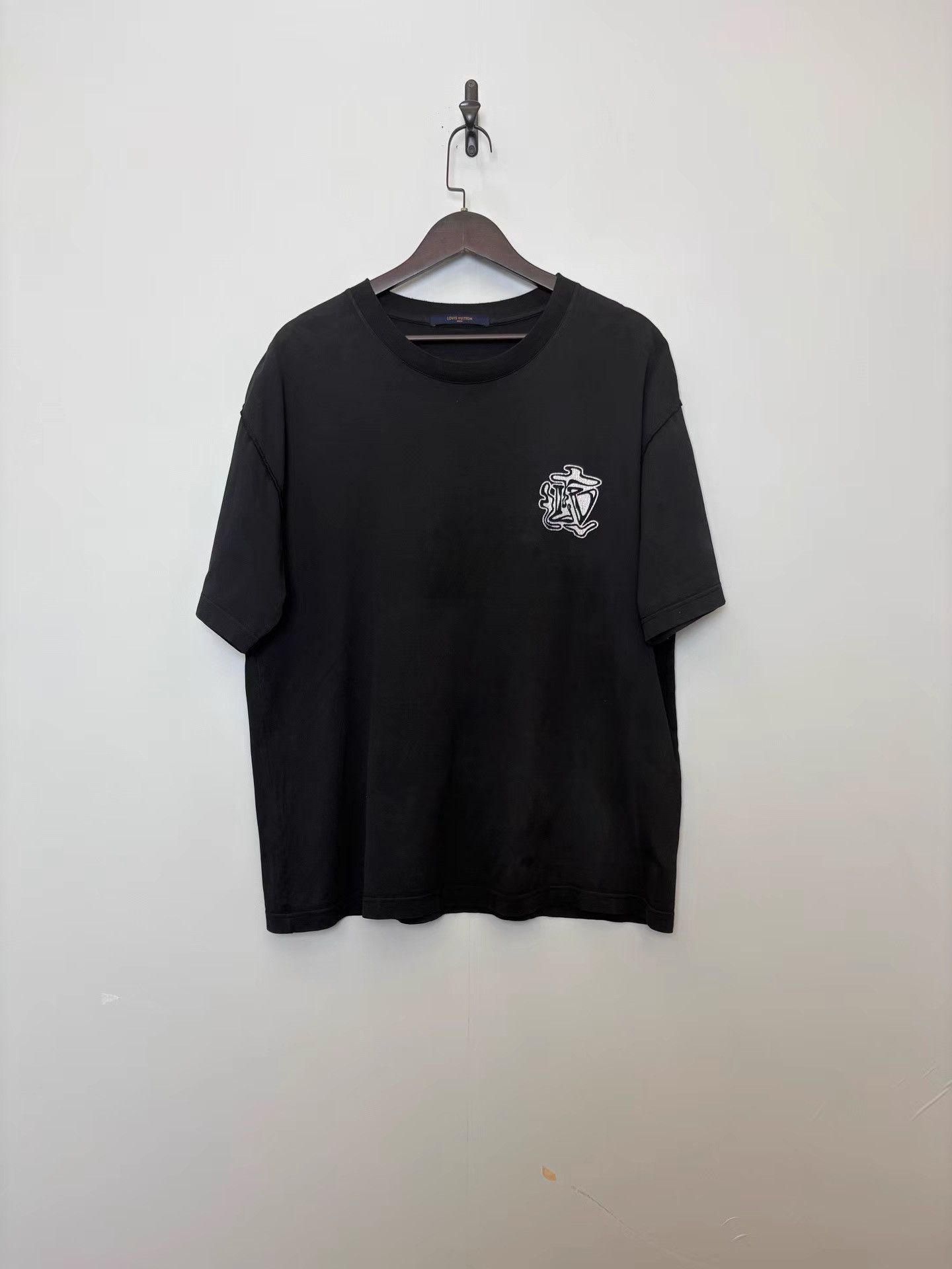 Louis Vuitton Louis Vuitton Smoke Graffiti Printed Short Sleeve K36 Size US XL / EU 56 / 4 - 1 Thumbnail