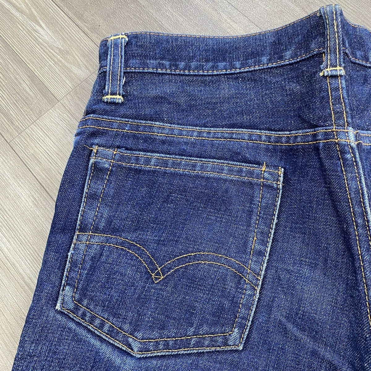 Levi's Vintage Clothing 1990s Vintage Levis 517 Bell Button Bootcut Flared Jeans Size US 31 - 15 Thumbnail