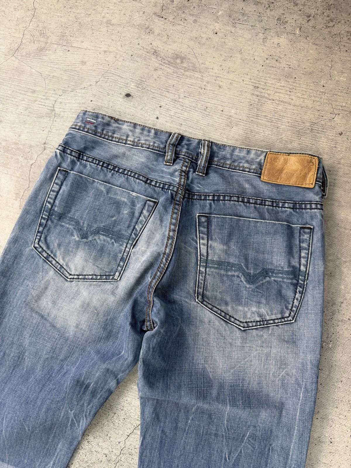Diesel Vintage Diesel Jeans Distressed Faded Flared Wide Baggy Y2K Size US 32 / EU 48 - 3 Thumbnail