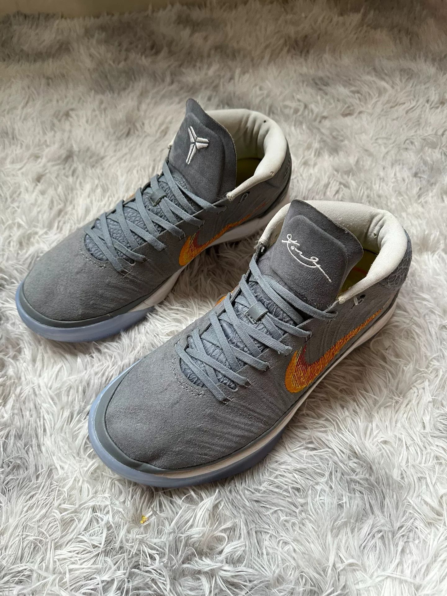 Nike Nike Yellow Lowtop Sneakers 44 Men Size US 10.5 / EU 43-44 - 1 Thumbnail