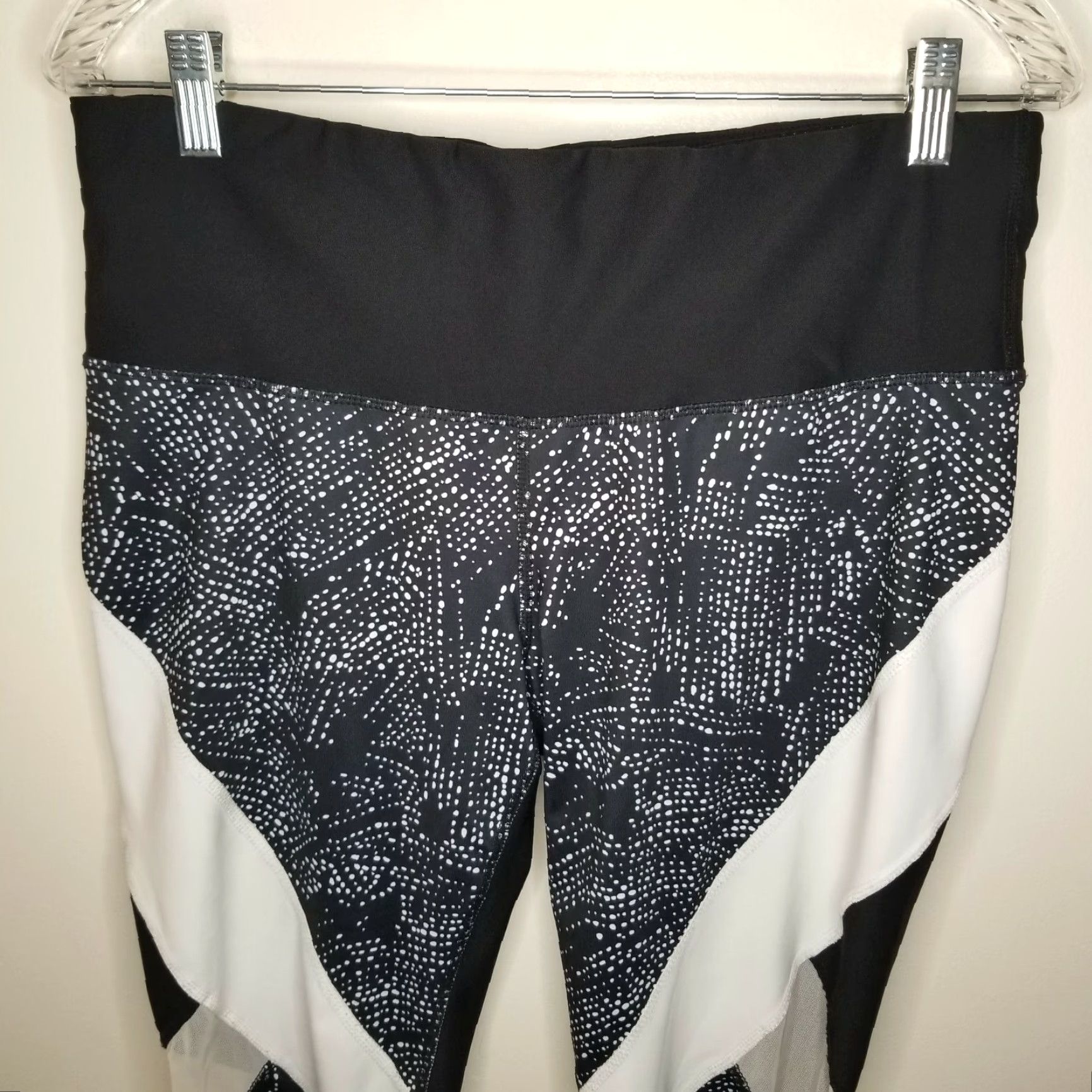 Vintage XERSION Leggings Capri Women's L Black White Fitted Activewear Capris Women’s Size L Size 36" / US 14 / IT 50 - 2 Thumbnail