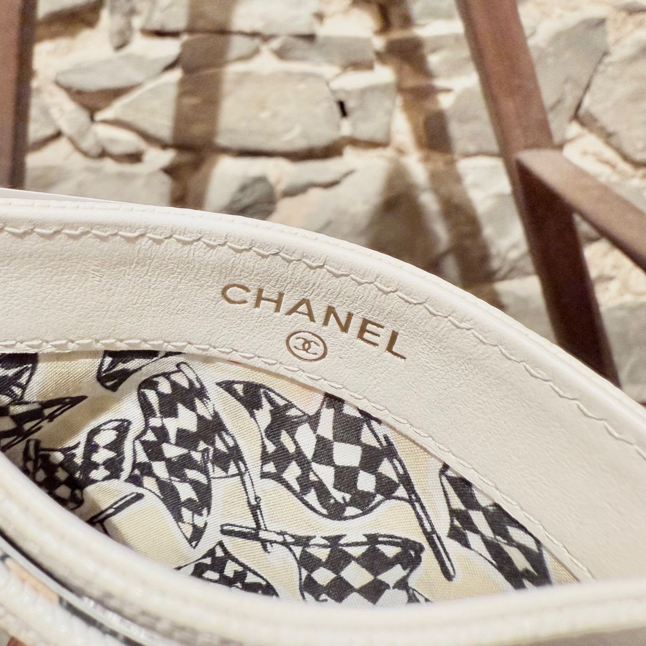 Chanel Chanel 23C White Caviar CC Card Case Size ONE SIZE - 11 Thumbnail