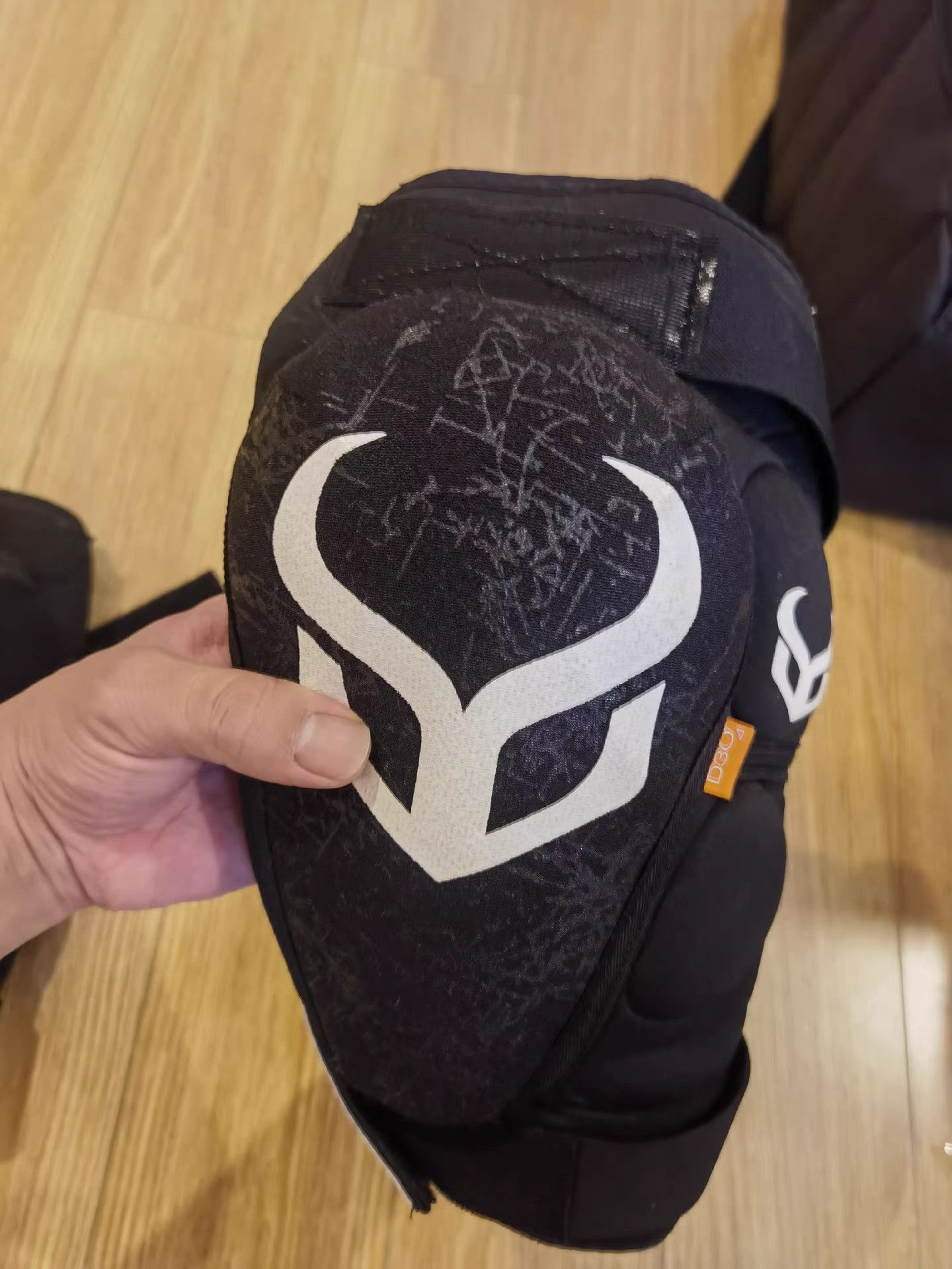 Demon Demon Knee Pads K17 Size ONE SIZE - 3 Thumbnail