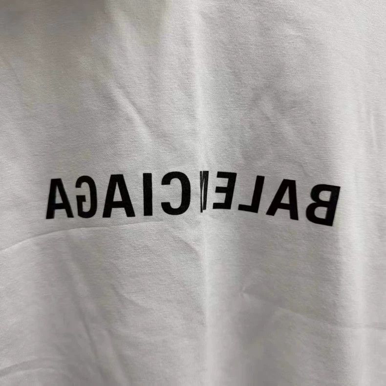 Balenciaga Balenciaga Inverted logo short sleeve Size US L / EU 52-54 / 3 - 3 Thumbnail