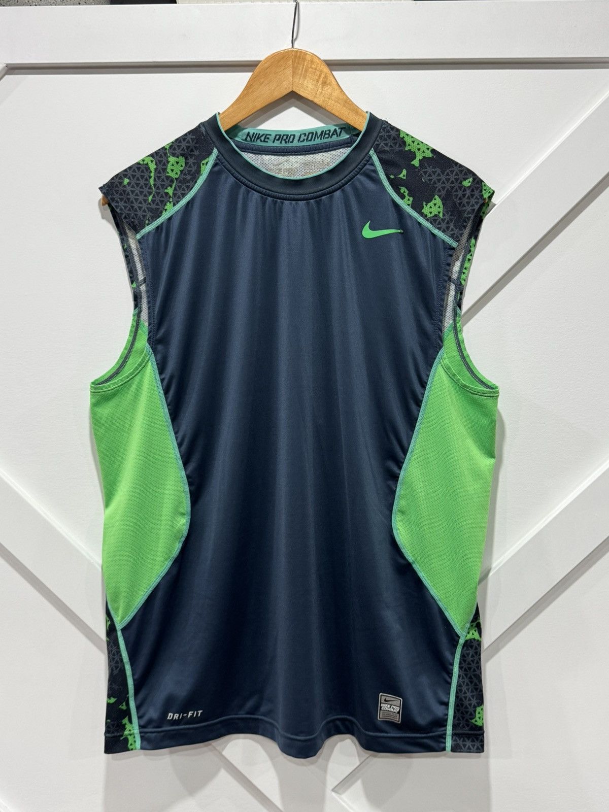 Nike Nike Pro Combat Dri-Fit Compression Shirt Size US L / EU 52-54 / 3 - 1 Thumbnail