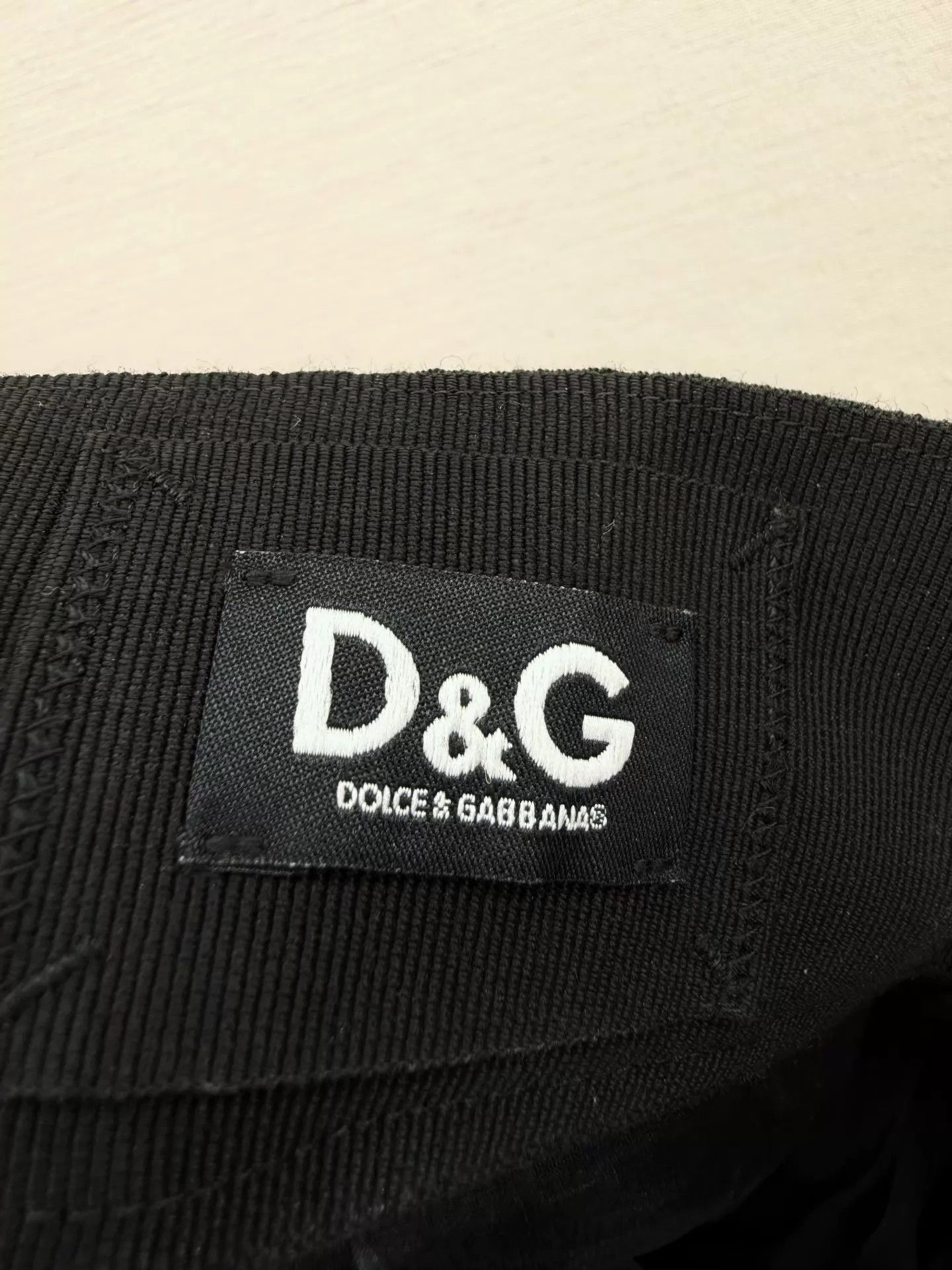 Dolce & Gabbana DG silk shorts 38 like new Size 26" / US 2 / IT 38 - 4 Thumbnail