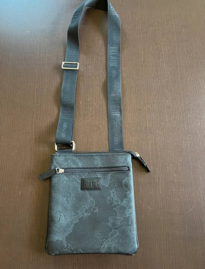 Original Alviero Martini Sling bag