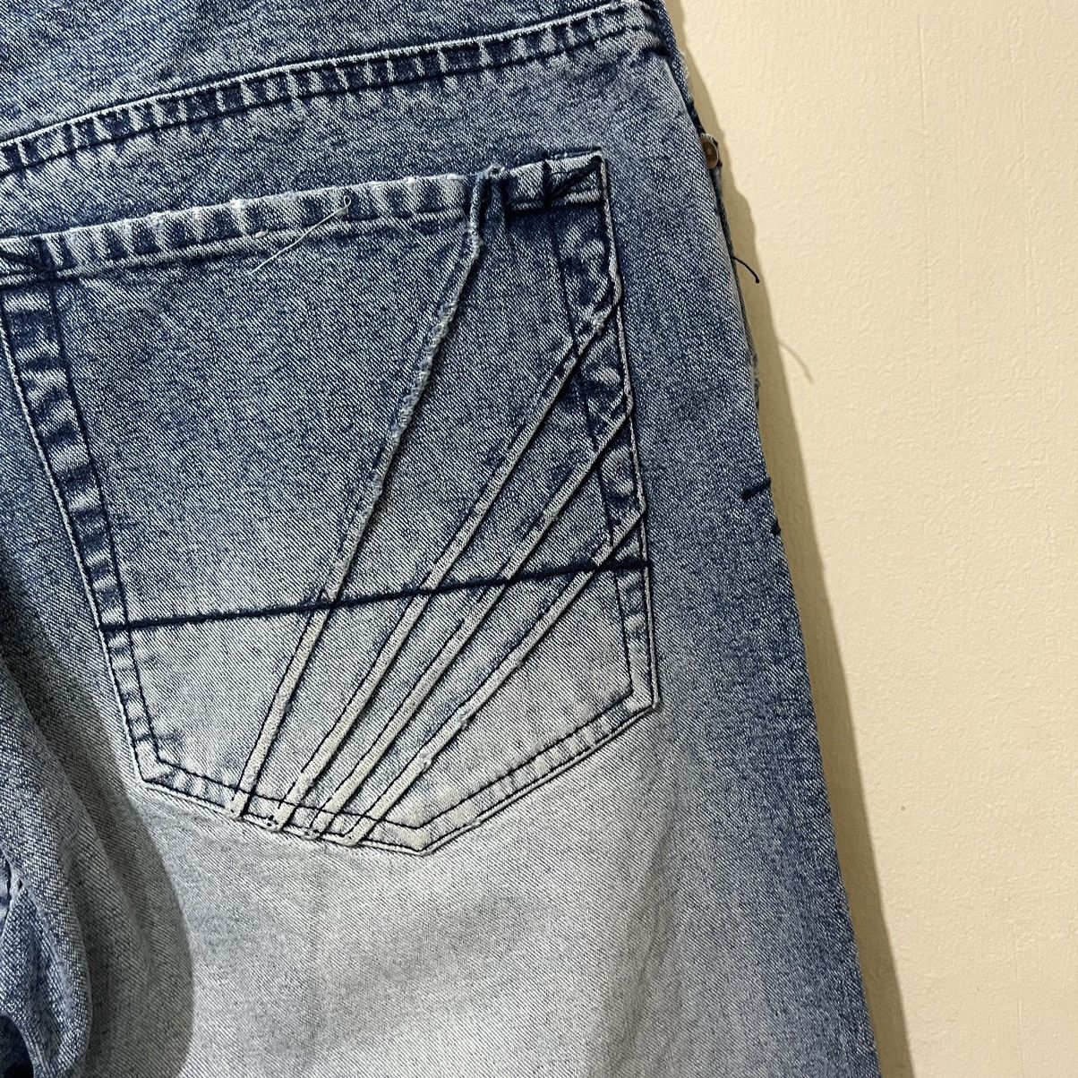 Akademiks 2000's Akademiks Hiphop Baggy Denim Pants Size US 33 - 13 Thumbnail