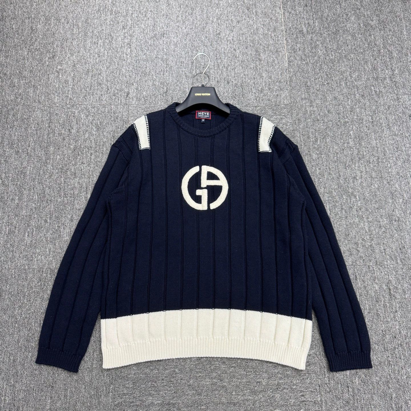 Giorgio Armani ARMANI embroidered logo wool knit sweater 56 Size US XL / EU 56 / 4 - 1 Thumbnail