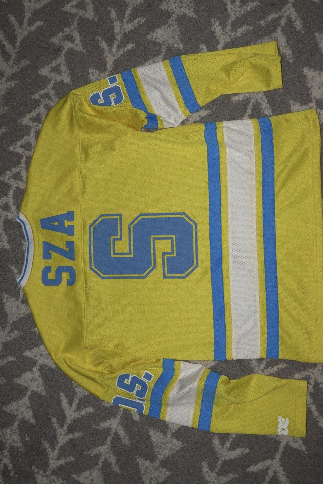 Band Tees × Top Dawg Entertainment SZA YELLOW JERSEY SOS TOUR SZ XL Size US XL / EU 56 / 4 - 1 Thumbnail