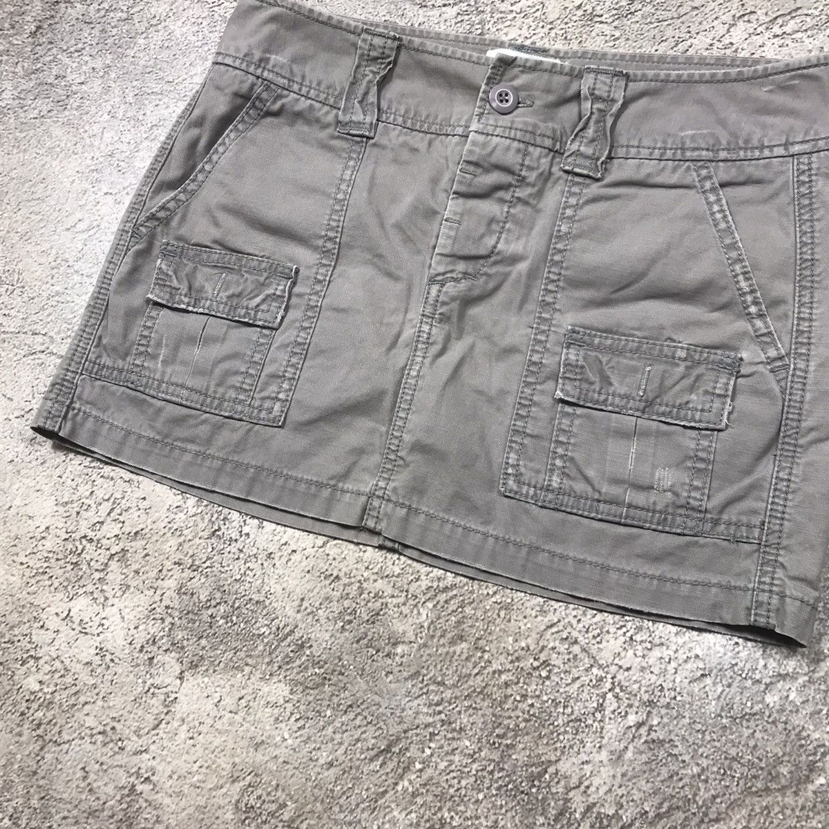 Vintage Vintage Y2K Cargo Mini Skirt Streetwear Khaki Logo Boxy 29 Size 29" - 3 Thumbnail