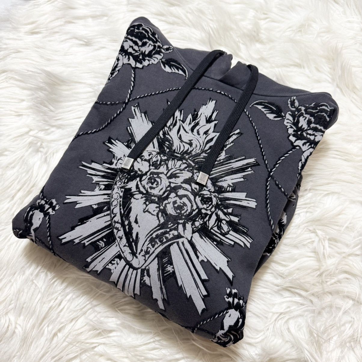 Dolce & Gabbana Dolce & Gabbana Heart and Rose Design Hoodie Pullover Size US S / EU 44-46 / 1 - 10 Thumbnail